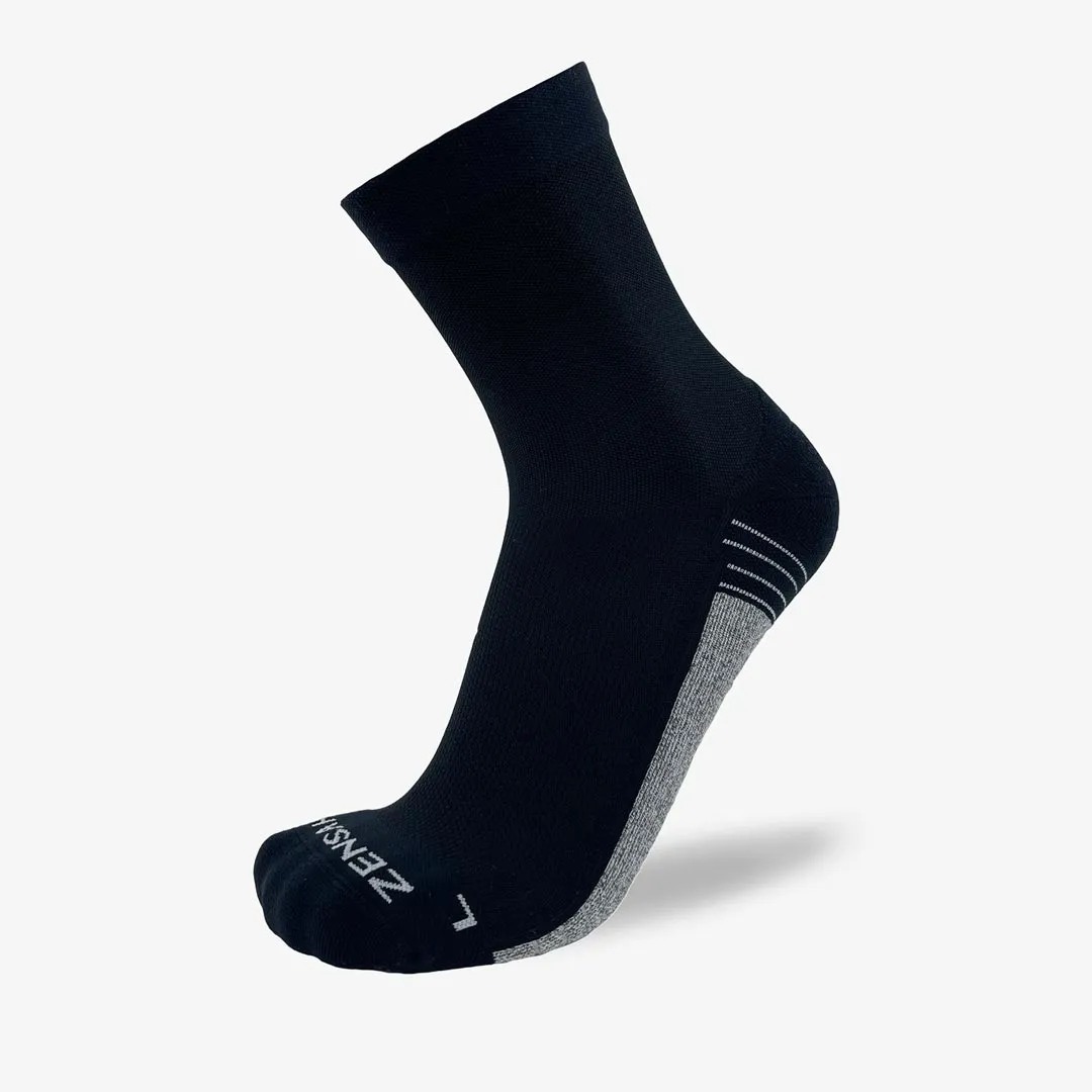 Black Shakeout Socks (Mini Crew)