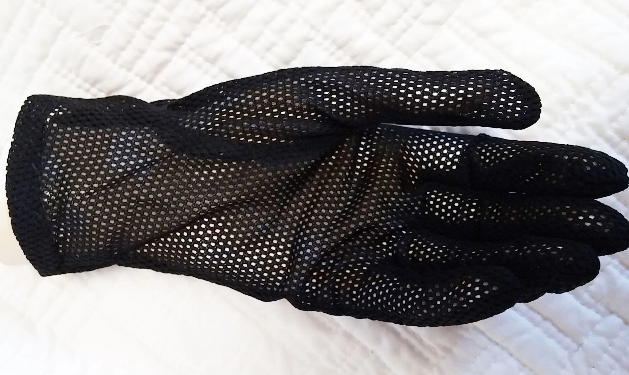 VINTAGE '50S ANTEBELLUM LOOK BLACK MESH COCKTAIL GLOVES - JUST ADORABLE!